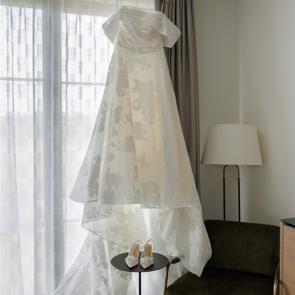 Elegant White Wedding Dress